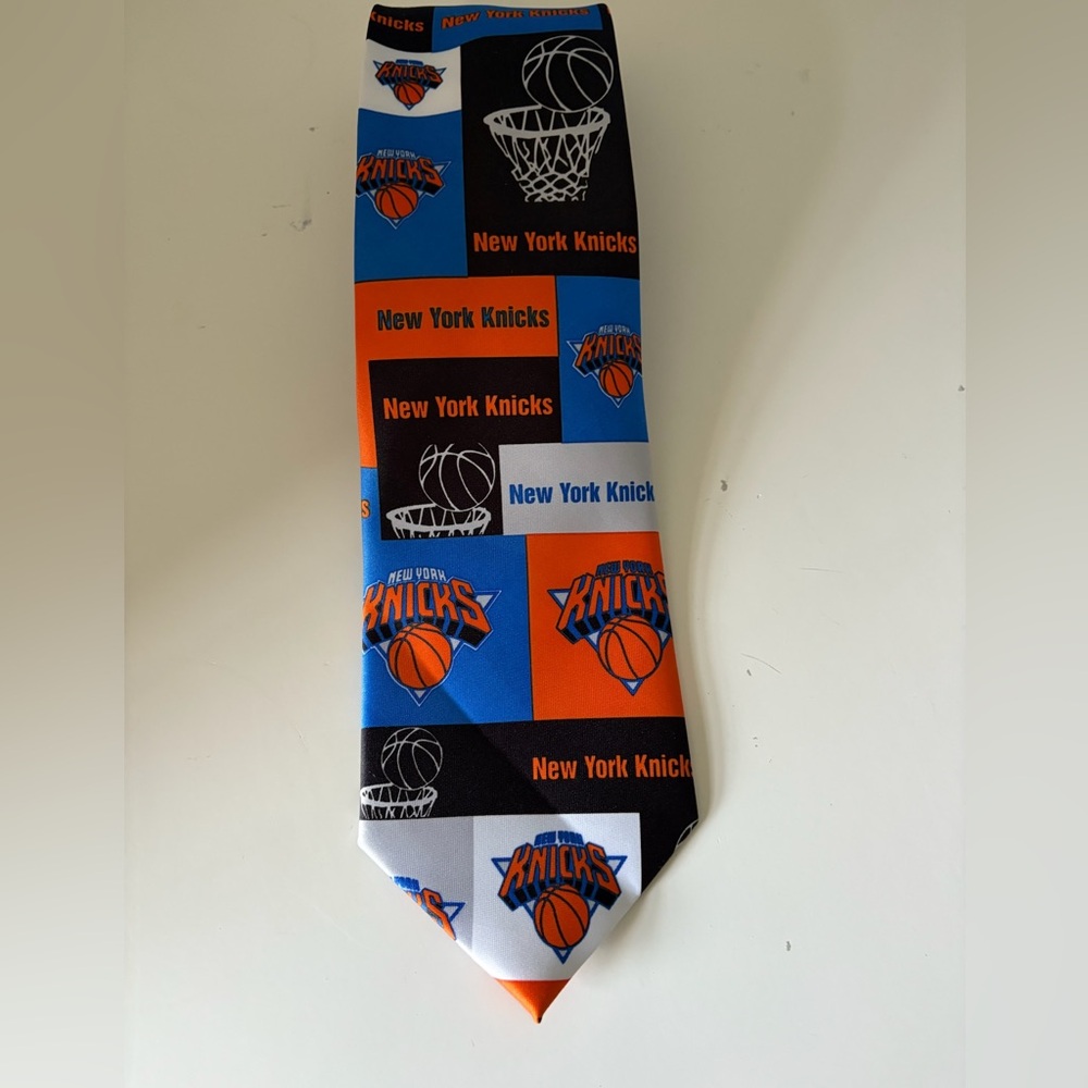 NWT  Orange and Blue Knicks Tie